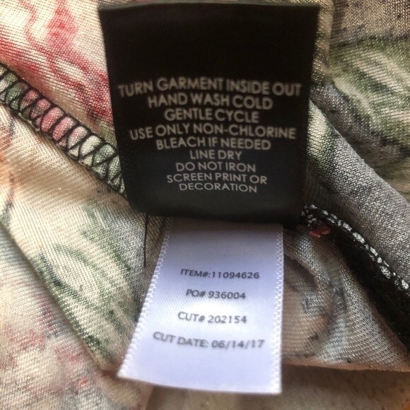 Torrid Sz 5 Floral Print Velvet Off Shoulder Bell Sleeve Top - Picture 8 of 8